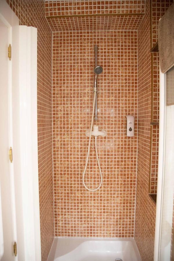 Rajabai Apartment อันมานซา ภายนอก รูปภาพ